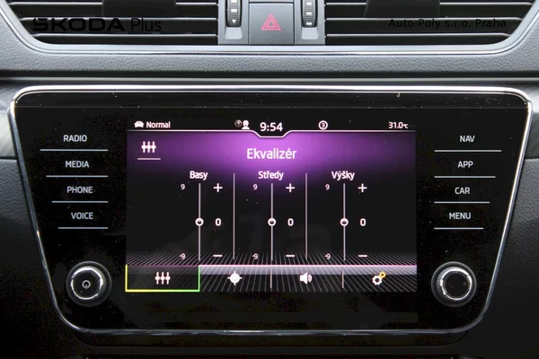 Škoda Superb Combi SportLine 2.0 TDI 110 kw - foto 19