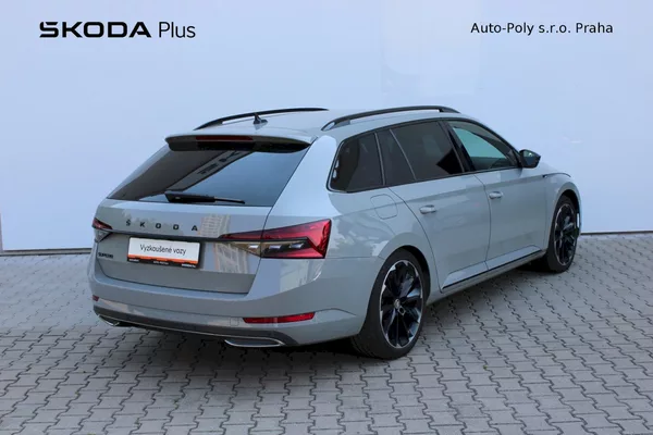 Škoda Superb Combi SportLine 2.0 TDI 110 kw - foto 2