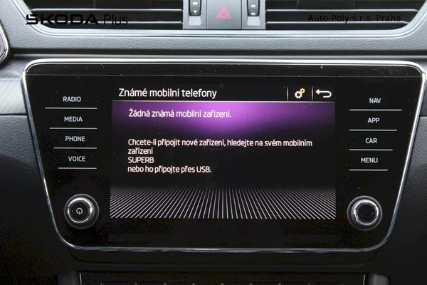 Škoda Superb Combi SportLine 2.0 TDI 110 kw - foto 23