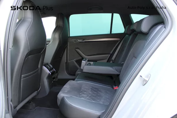 Škoda Superb Combi SportLine 2.0 TDI 110 kw - foto 24