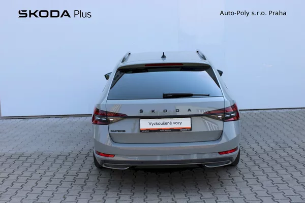 Škoda Superb Combi SportLine 2.0 TDI 110 kw - foto 9