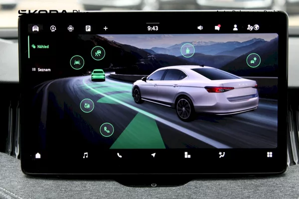 Škoda Superb Selection 2.0 TDI 110kw DSG - foto 17