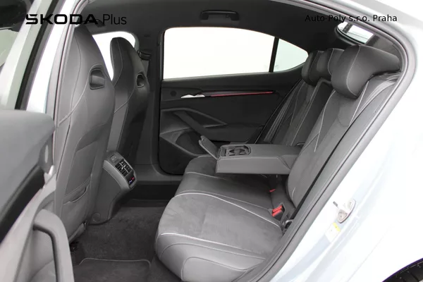 Škoda Superb Sportline 1,5 TSI PHEV - foto 24
