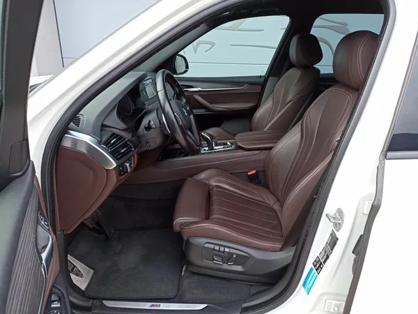 BMW X5 xDRIVE 30d 190kW ČR - foto 11