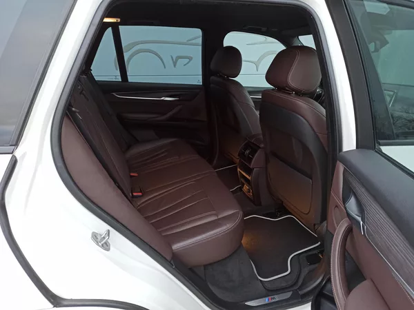 BMW X5 xDRIVE 30d 190kW ČR - foto 15