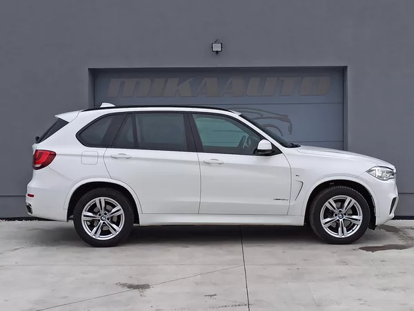 BMW X5 xDRIVE 30d 190kW ČR - foto 4