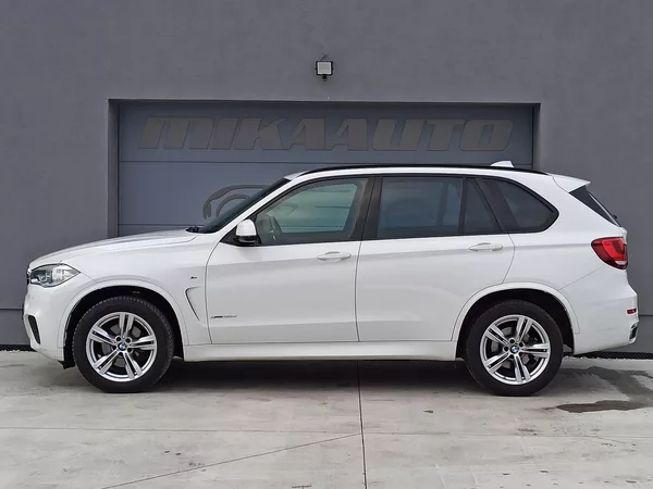 BMW X5 xDRIVE 30d 190kW ČR - foto 8