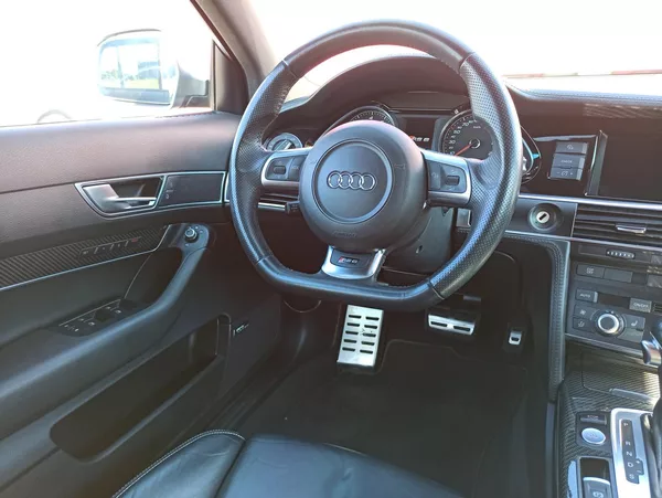 Audi RS 6 + 5.0 V10 426kW BLACK EDITION - foto 14