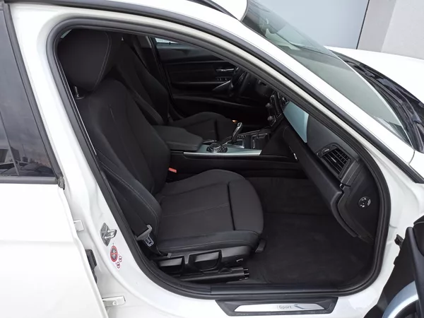 BMW Řada 3 320D XDRIVE SPORT A/T - foto 24