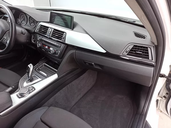 BMW Řada 3 320D XDRIVE SPORT A/T - foto 8
