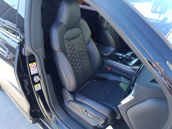 Audi RS Q8 4.0TFSI 441kW QUATTRO ČR DPH - foto 23