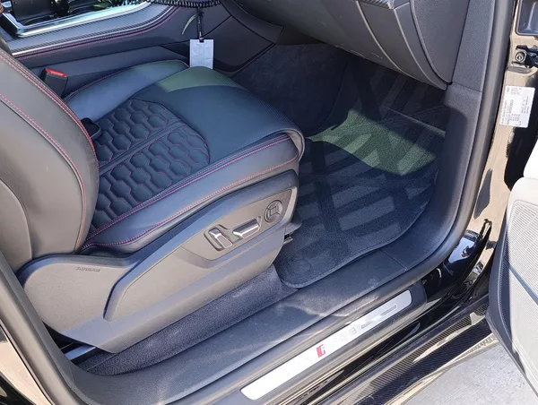 Audi RS Q8 4.0TFSI 441kW QUATTRO ČR DPH - foto 24