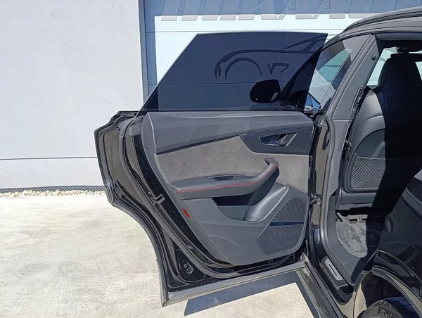 Audi RS Q8 4.0TFSI 441kW QUATTRO ČR DPH - foto 36