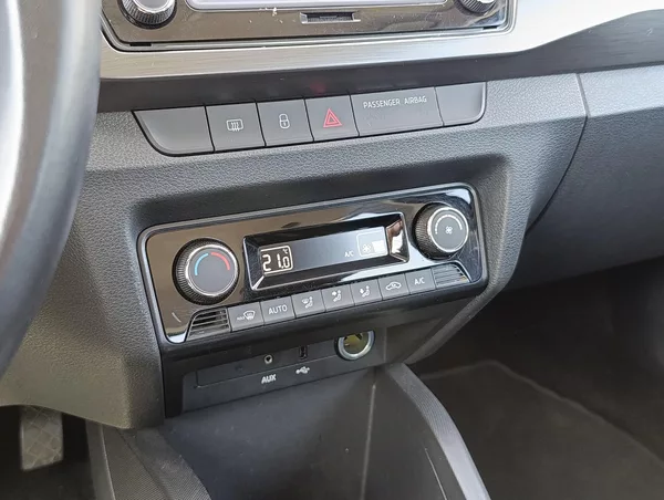 Škoda Fabia 1.2TSI 66kW STYLE ČR - foto 22