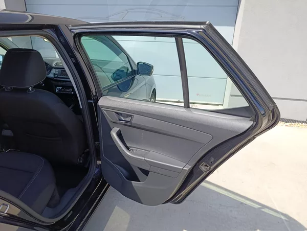 Škoda Fabia 1.2TSI 66kW STYLE ČR - foto 26