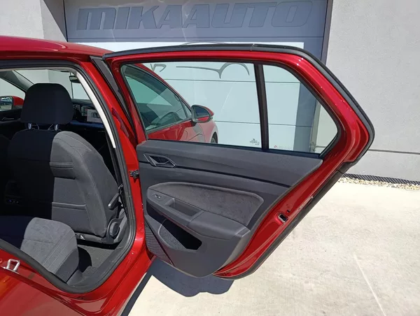 Volkswagen Golf 1.5TSI EVO BMT LIFE ČR DPH - foto 29