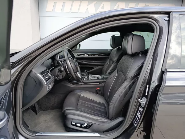 BMW Řada 7 740d xDRIVE DPH - foto 10