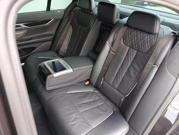 BMW Řada 7 740d xDRIVE DPH - foto 16