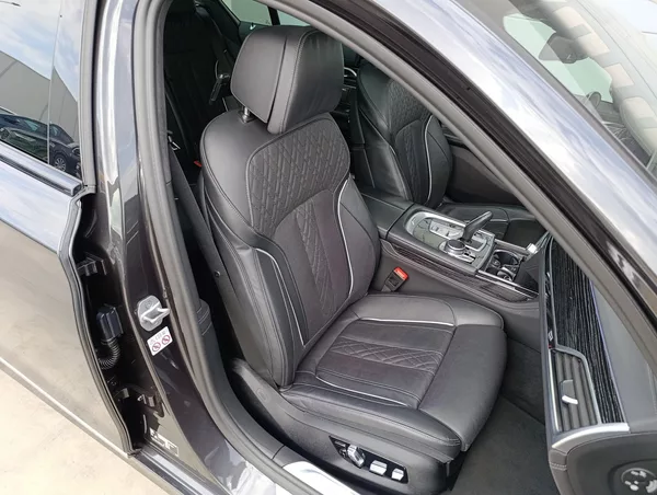 BMW Řada 7 740d xDRIVE DPH - foto 20