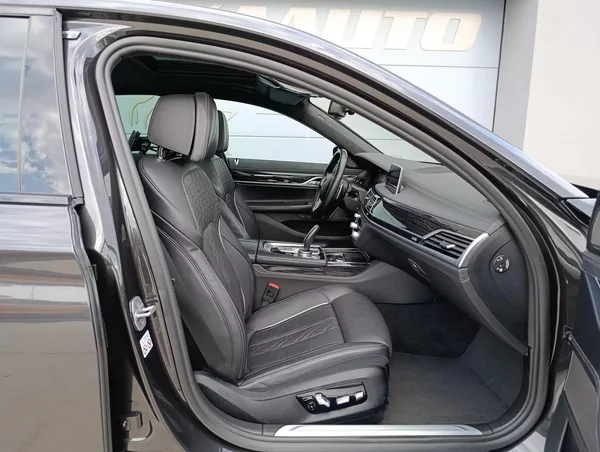 BMW Řada 7 740d xDRIVE DPH - foto 22