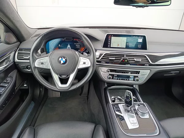 BMW Řada 7 740d xDRIVE DPH - foto 24