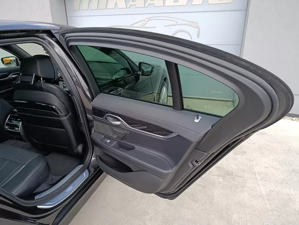 BMW Řada 7 740d xDRIVE DPH - foto 28