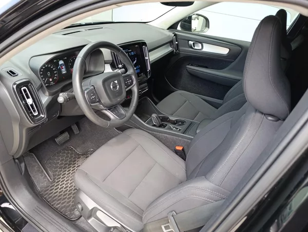 Volvo XC40 2.0 B4 AWD 145kW - foto 10