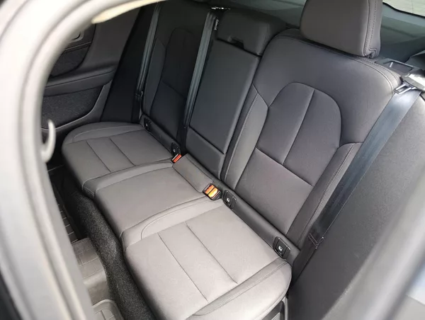 Volvo XC40 2.0 B4 AWD 145kW - foto 14