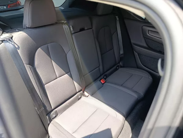 Volvo XC40 2.0 B4 AWD 145kW - foto 15