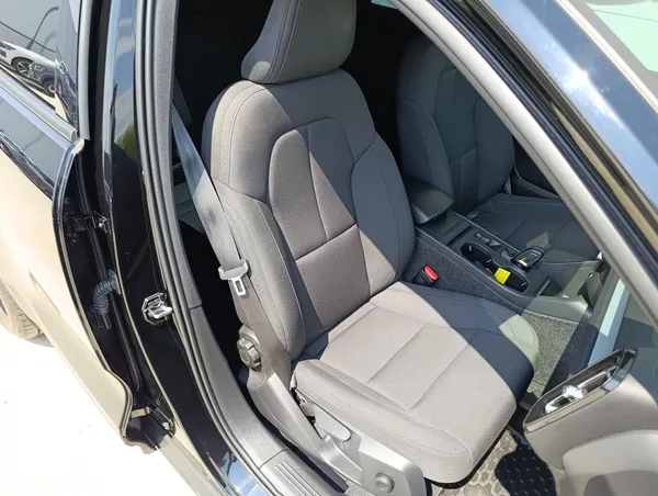Volvo XC40 2.0 B4 AWD 145kW - foto 18