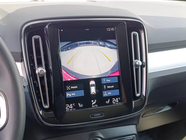 Volvo XC40 2.0 B4 AWD 145kW - foto 23