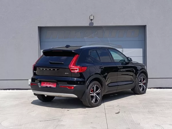 Volvo XC40 2.0 B4 AWD 145kW - foto 5