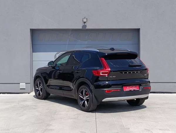 Volvo XC40 2.0 B4 AWD 145kW - foto 7