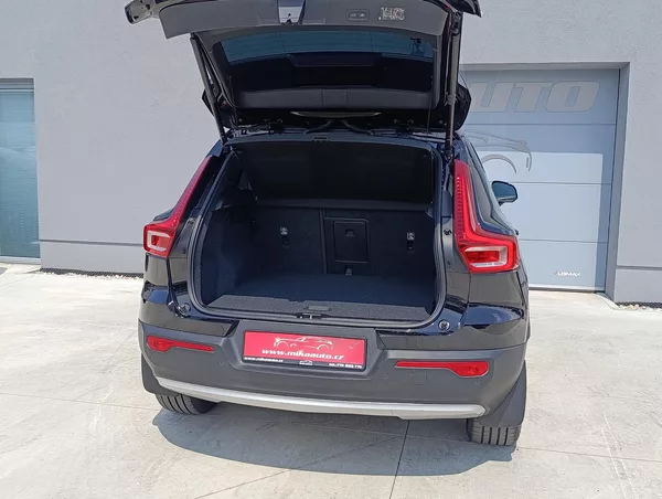 Volvo XC40 2.0 B4 AWD 145kW - foto 9