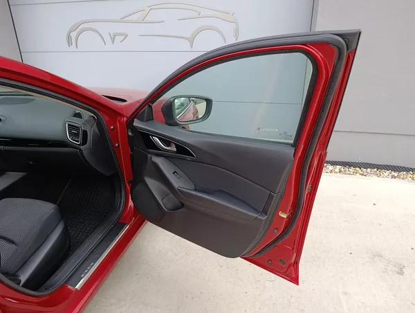 Mazda 3 2.2D 110kW SKYACTIV - foto 24