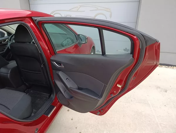 Mazda 3 2.2D 110kW SKYACTIV - foto 25