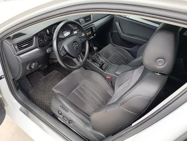 Škoda Superb 2.0TDI 140kW DSG 4X4 STYLE+ - foto 10