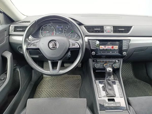 Škoda Superb 2.0TDI 140kW DSG 4X4 STYLE+ - foto 22