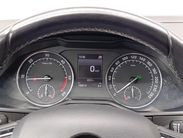 Škoda Superb 2.0TDI 140kW DSG 4X4 STYLE+ - foto 23
