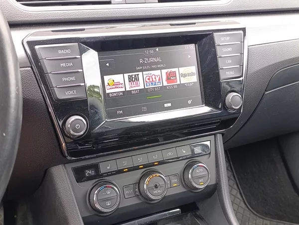 Škoda Superb 2.0TDI 140kW DSG 4X4 STYLE+ - foto 24