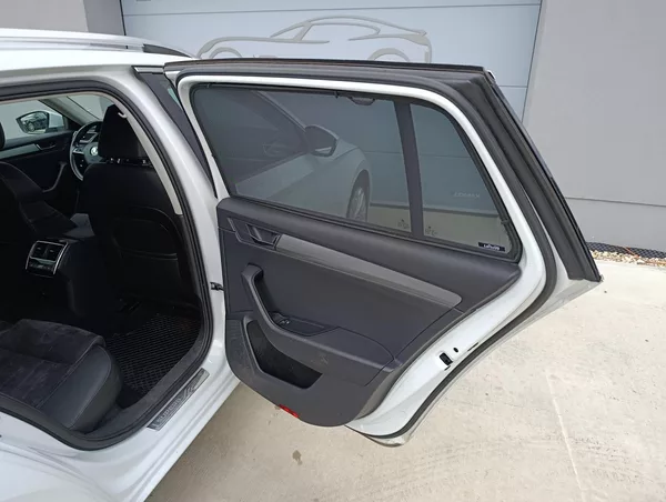 Škoda Superb 2.0TDI 140kW DSG 4X4 STYLE+ - foto 30