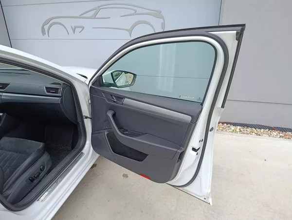 Škoda Superb 2.0TDI 140kW DSG 4X4 STYLE+ - foto 31
