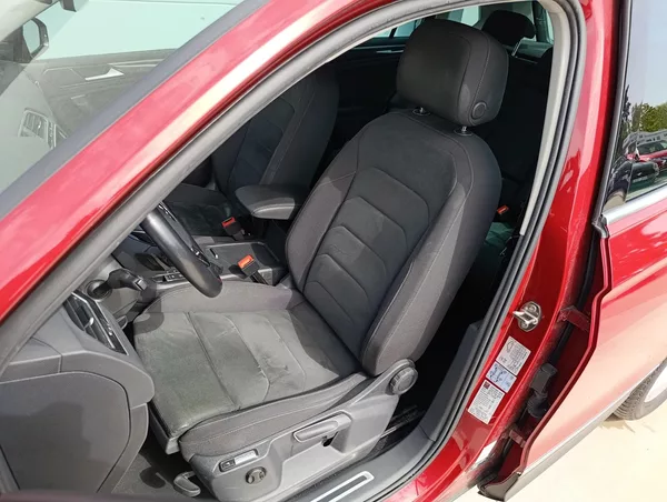 Volkswagen Tiguan 2.0TSI 162kW 4M HIGHLINE ČR - foto 12