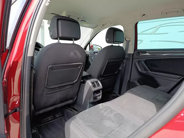 Volkswagen Tiguan 2.0TSI 162kW 4M HIGHLINE ČR - foto 14