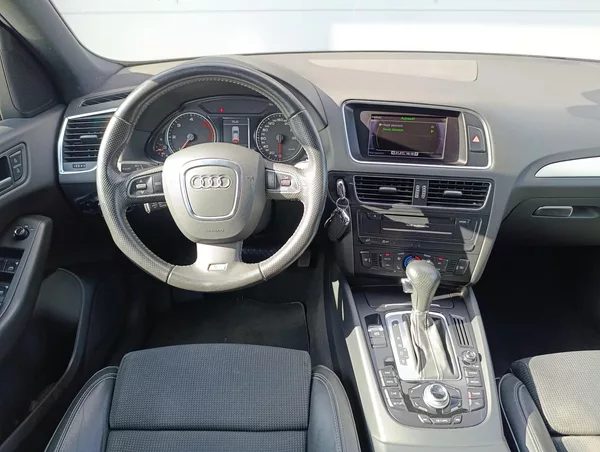 Audi Q5 2.0TDI QUATTRO S-LINE ČR - foto 21