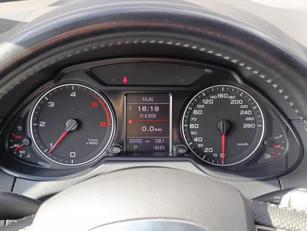 Audi Q5 2.0TDI QUATTRO S-LINE ČR - foto 22