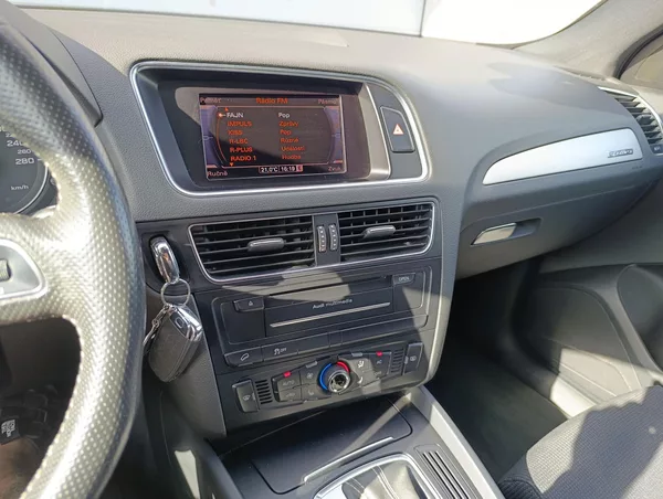 Audi Q5 2.0TDI QUATTRO S-LINE ČR - foto 23
