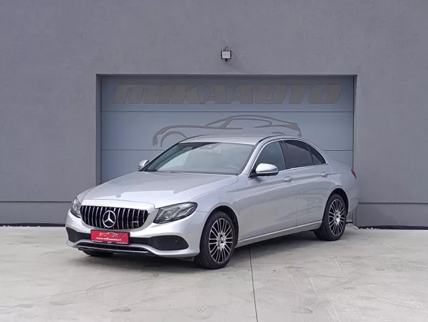 Mercedes-Benz Třídy E 220d 143kW 4MATIC ČR