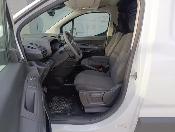 Toyota ProAce City City 1,5D 75kW L2 ČR,1.MAJITEL - foto 10