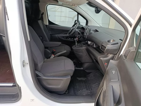 Toyota ProAce City City 1,5D 75kW L2 ČR,1.MAJITEL - foto 12